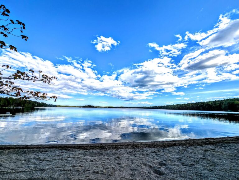 Lakeside Laughter Family Cabin